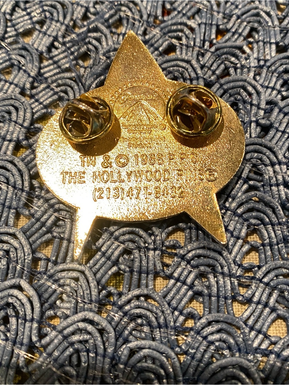 Pin, Gold Starfleet Delta Badge Lapel Brooch - Picture 4 of 5